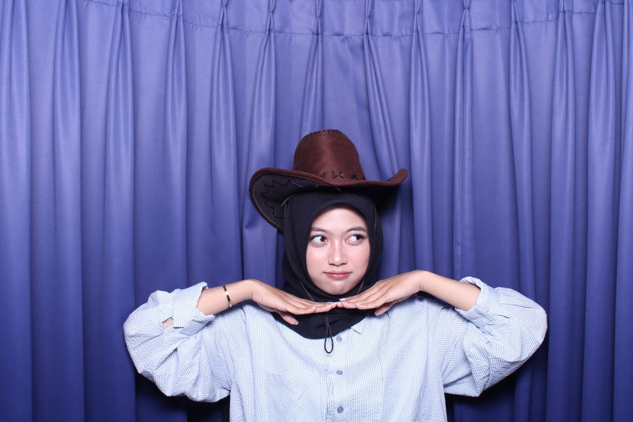 Curtain Blue Booth